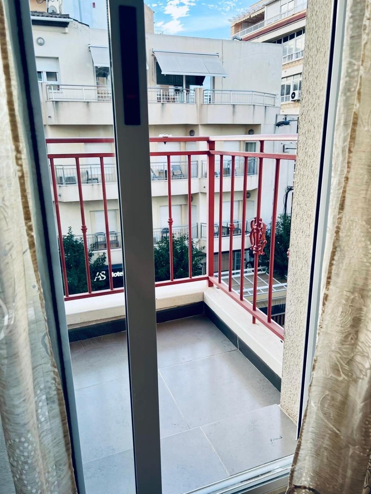 Nice And New Furnished Apartments In Torrevieja Centre Exterior photo